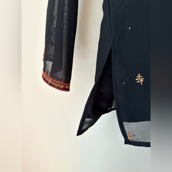 Embroidered Sheer Sleeved Shirt - Picture 4 of 5